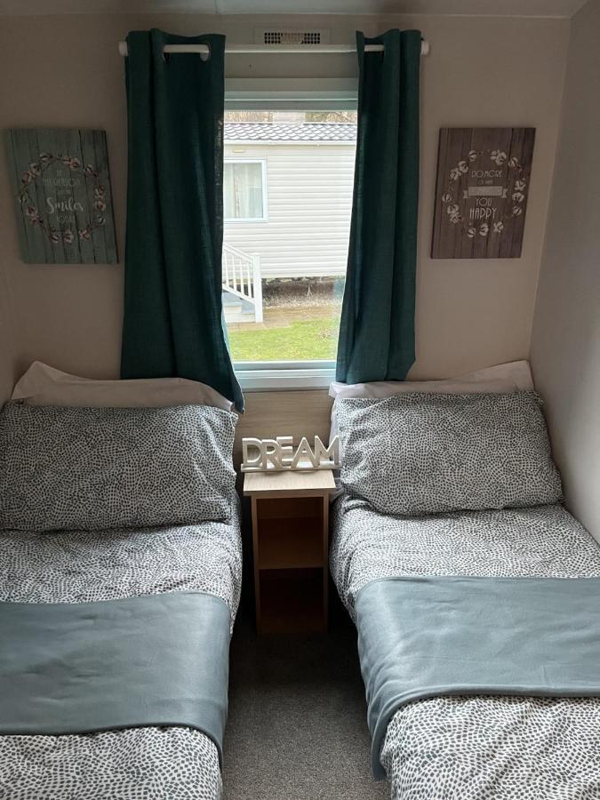 Beautiful 3 Bedroom Caravan With Hot Tub - Tattershall Lakes Exterior photo